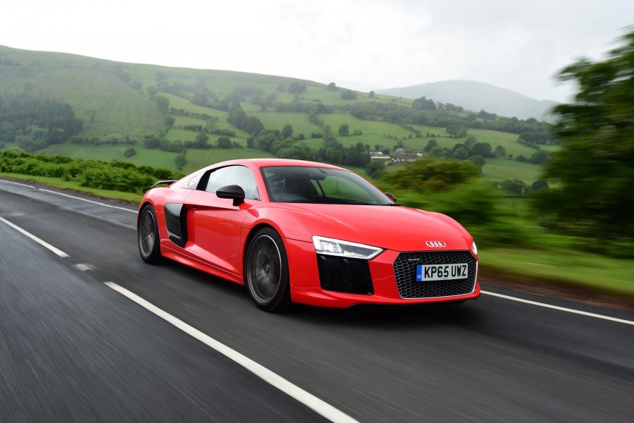  Audi R8 V10 Plus 2015 года  (UK) (фото 12 из 31)